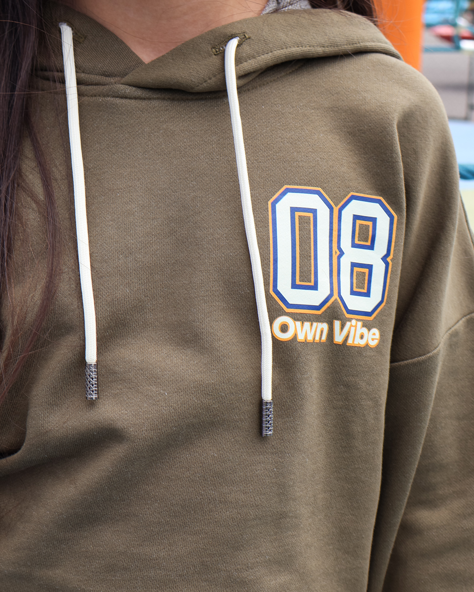 Hoodie Crop Own Vibe para niñas, tallas 8 a 12 Verde - Mantequilla