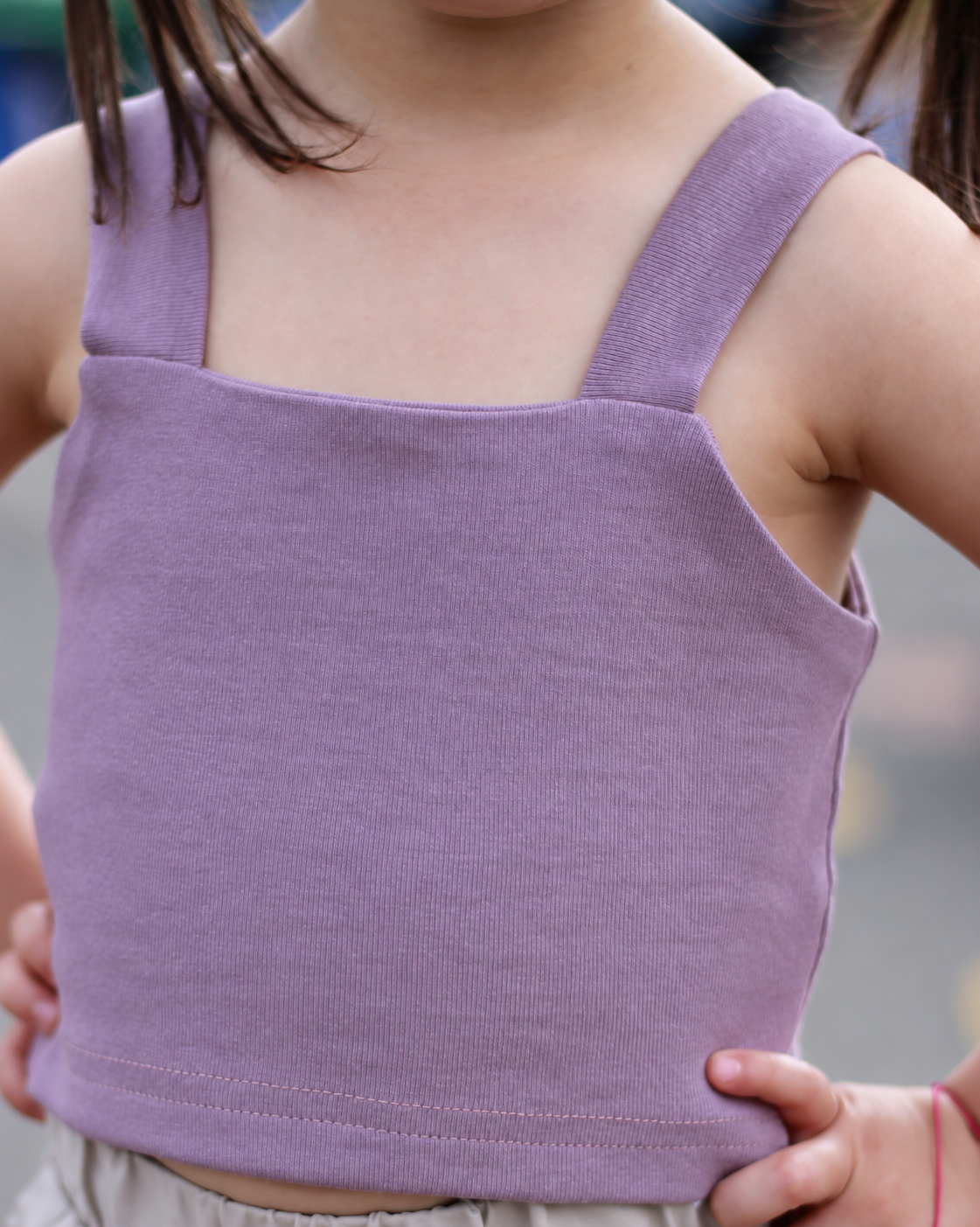 Crop Top Essential para niñas, tallas 4 a 6 Uva