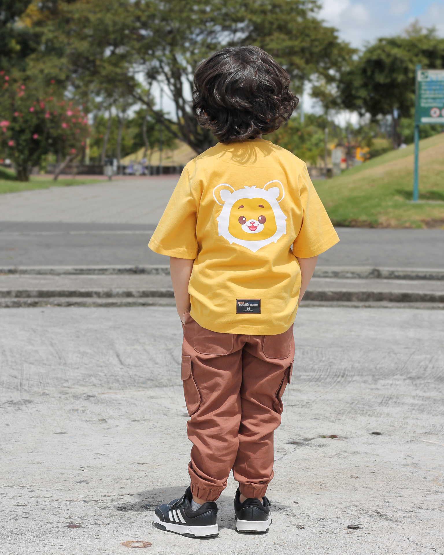 Camiseta Semi Oversize Little Joy Maker para niños, tallas 4 a 6 Mostaza