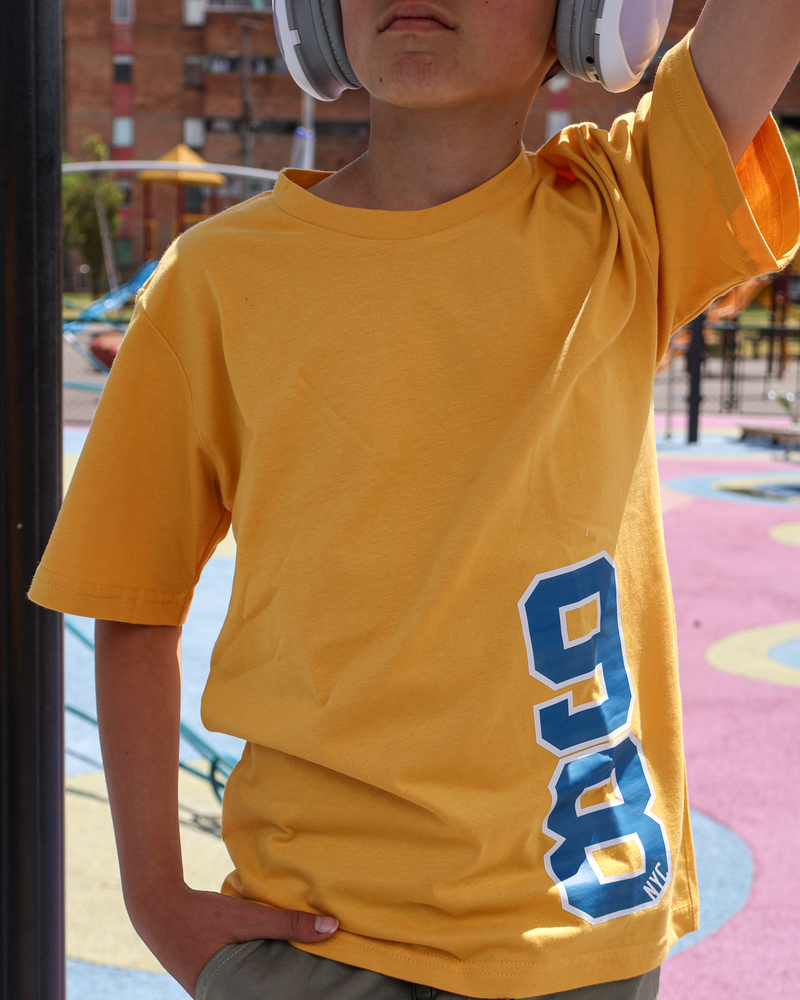 Camiseta Semi Oversize 98 NYC para niños, tallas 8 a 12 Mostaza