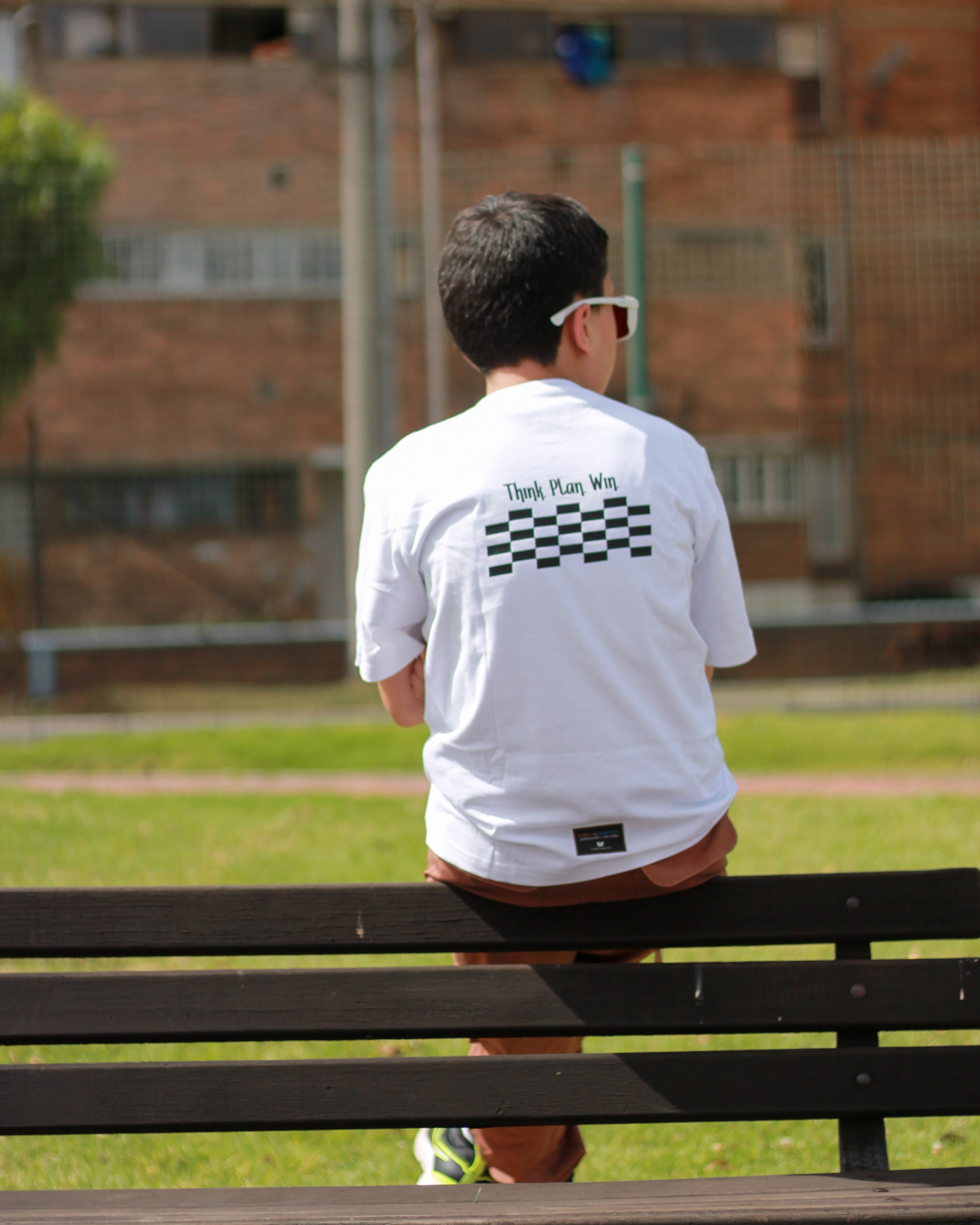 Camiseta Semi Oversize Think Play Win para niños, tallas 8 a 12 Blanco